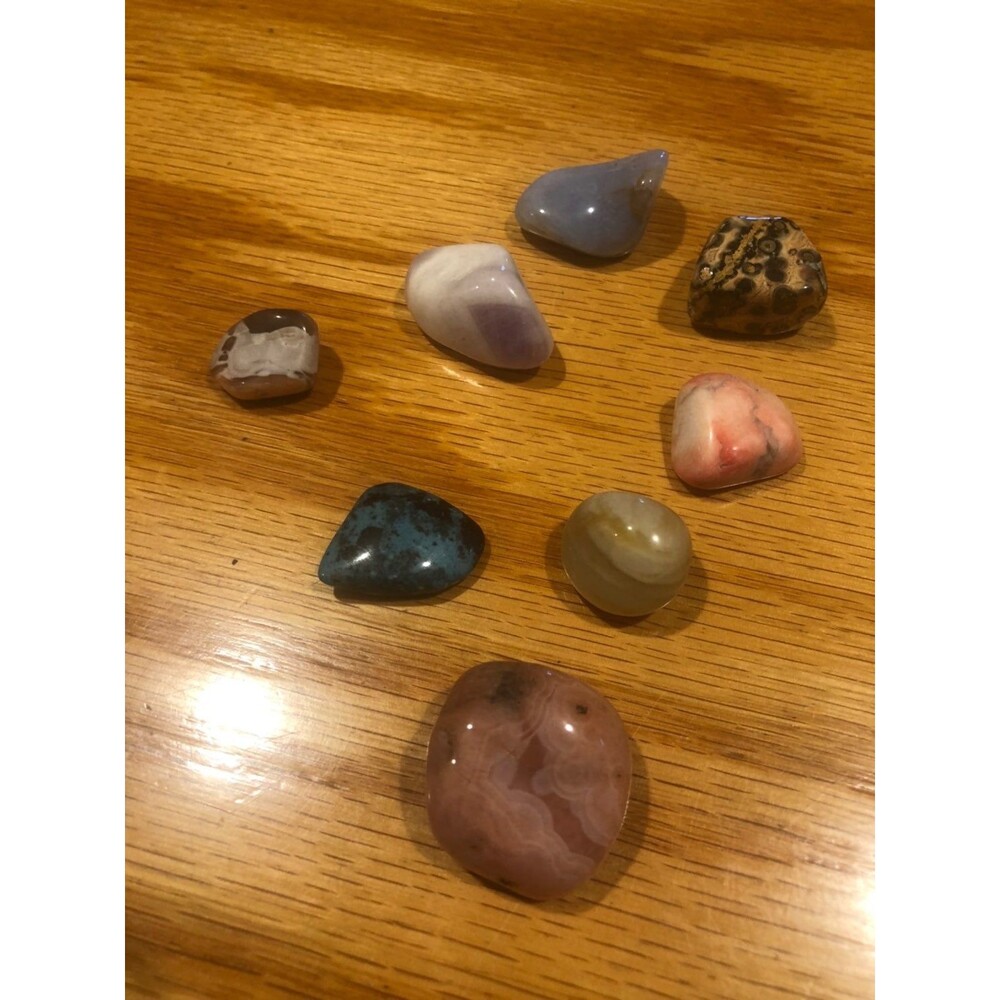 Polished gem stones / palm stones